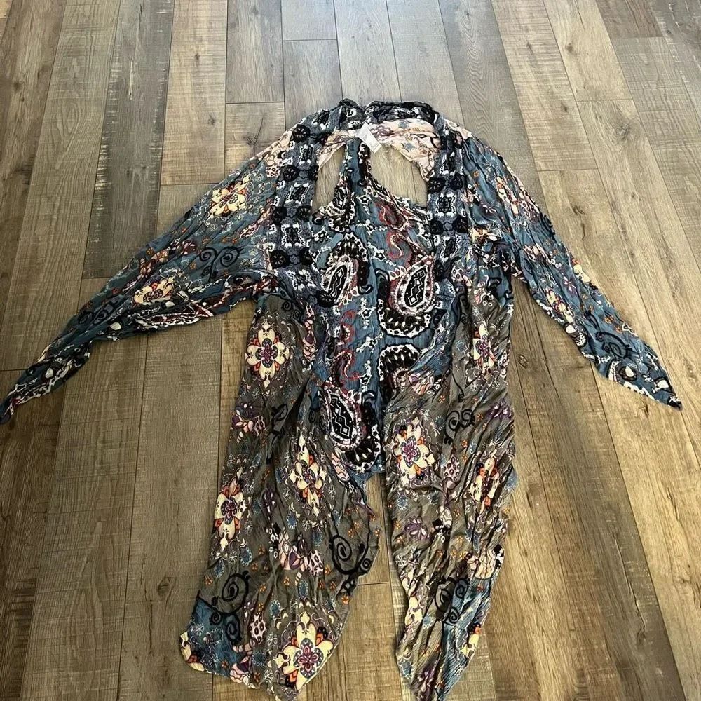 Free People Little Wing Boho
Printed Festival Kimono One Size